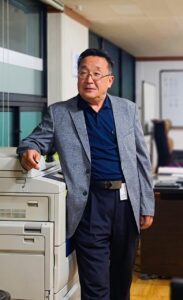 中年女性の植毛における副作用やリスク、頭痛について知っておくべきことは？